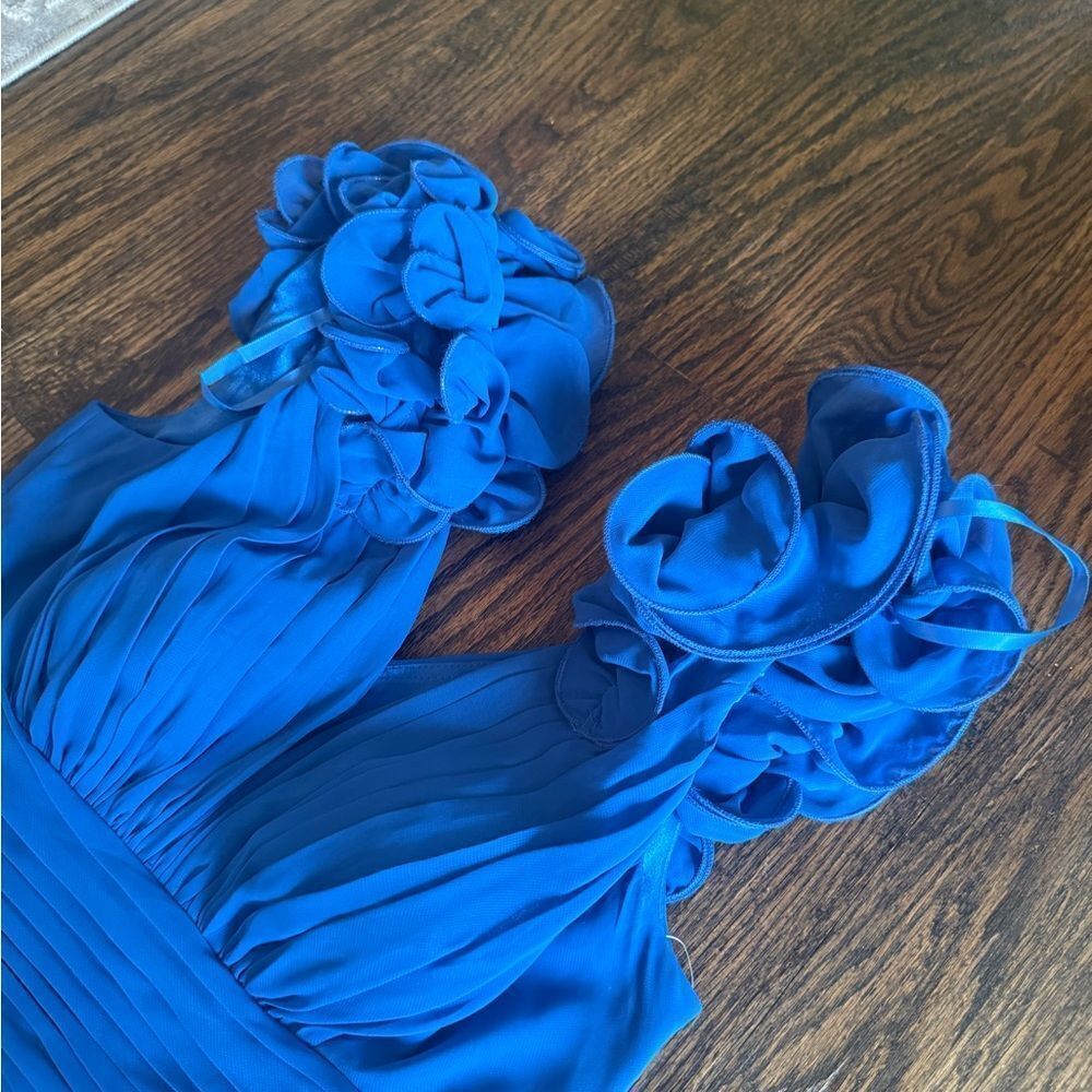 Eliza J Women's Ruffled Ruched Gown
V7 - Picture 5 of 6
